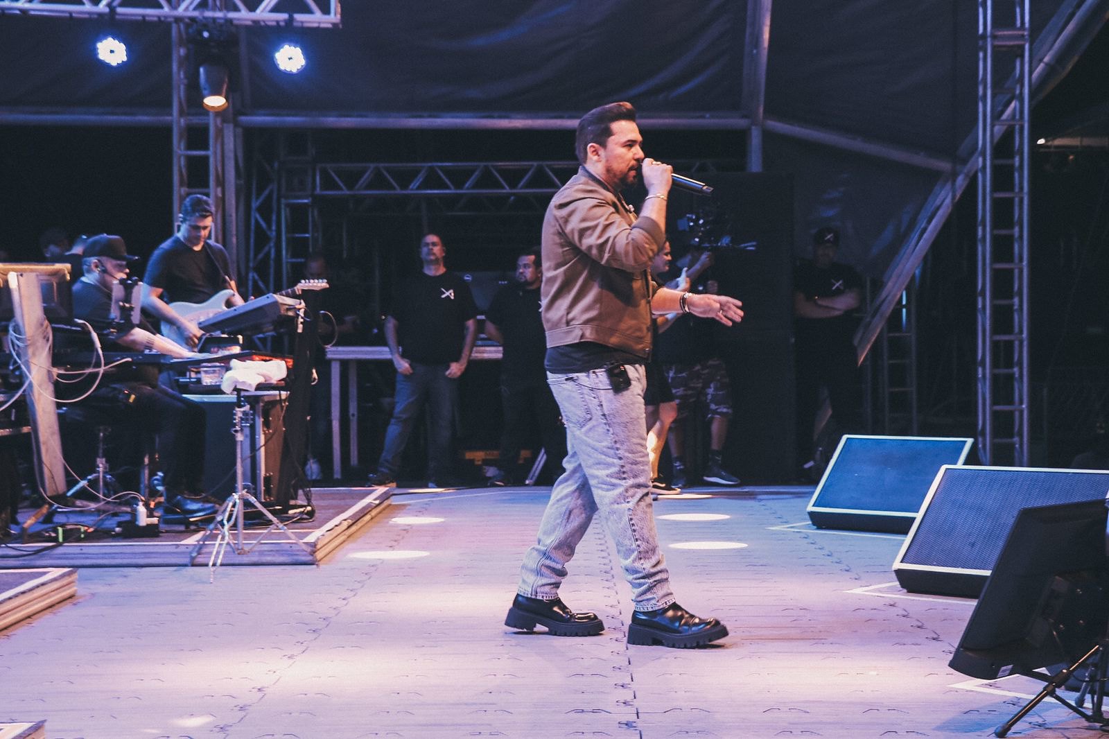 Xand Avião performing at the Expofeira do Amapá in 2023.